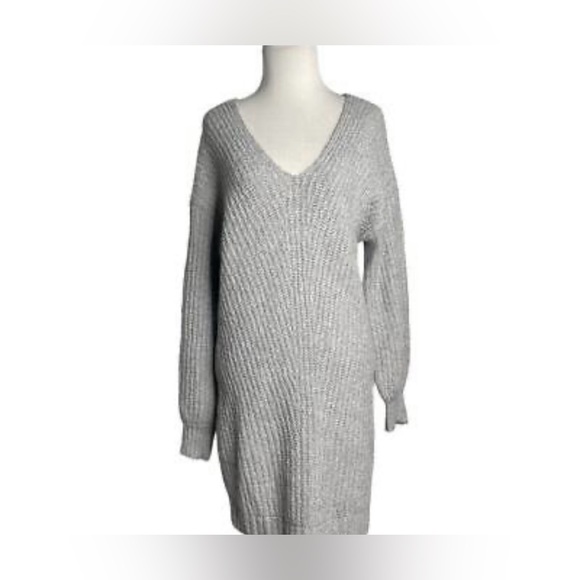 NWT light gray American Eagle sweater dress. Size M. - Picture 2 of 7